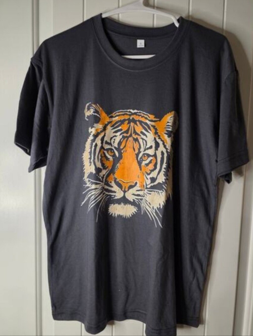 Tiger 100% Soft Cotton Tee NWOT S